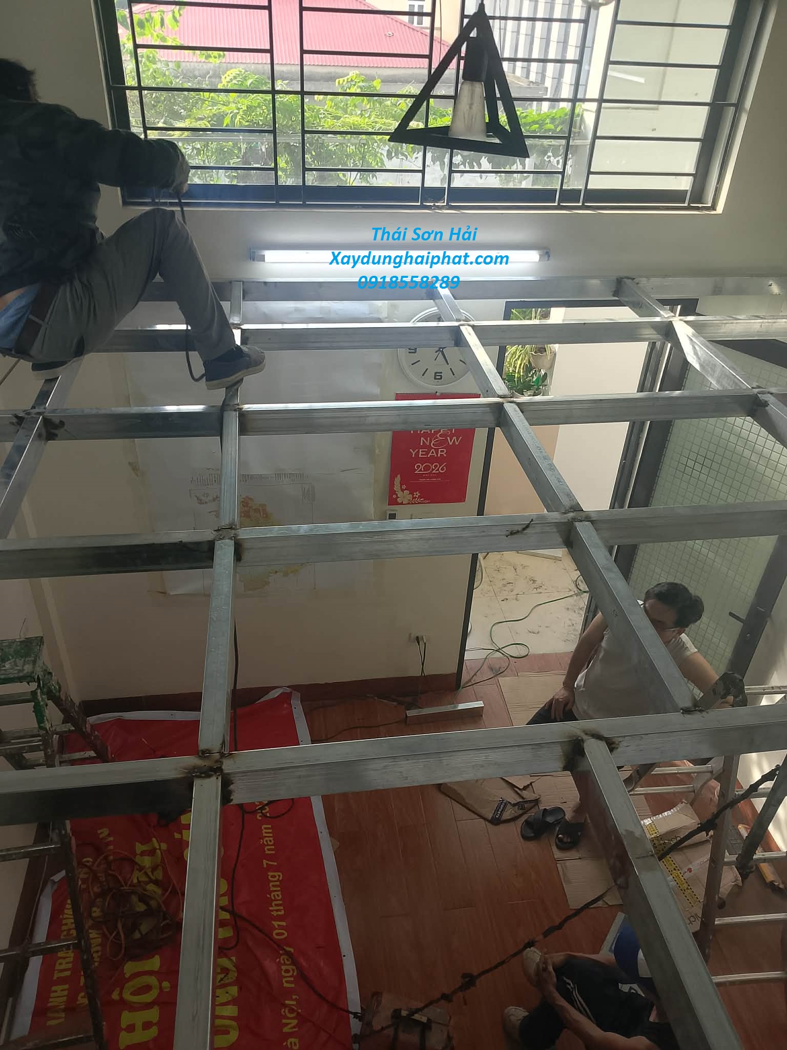 dich-vu-cai-tao-gac-xep-cu-lam-gac-xep-bang-tam-cemboard-o-HN-4