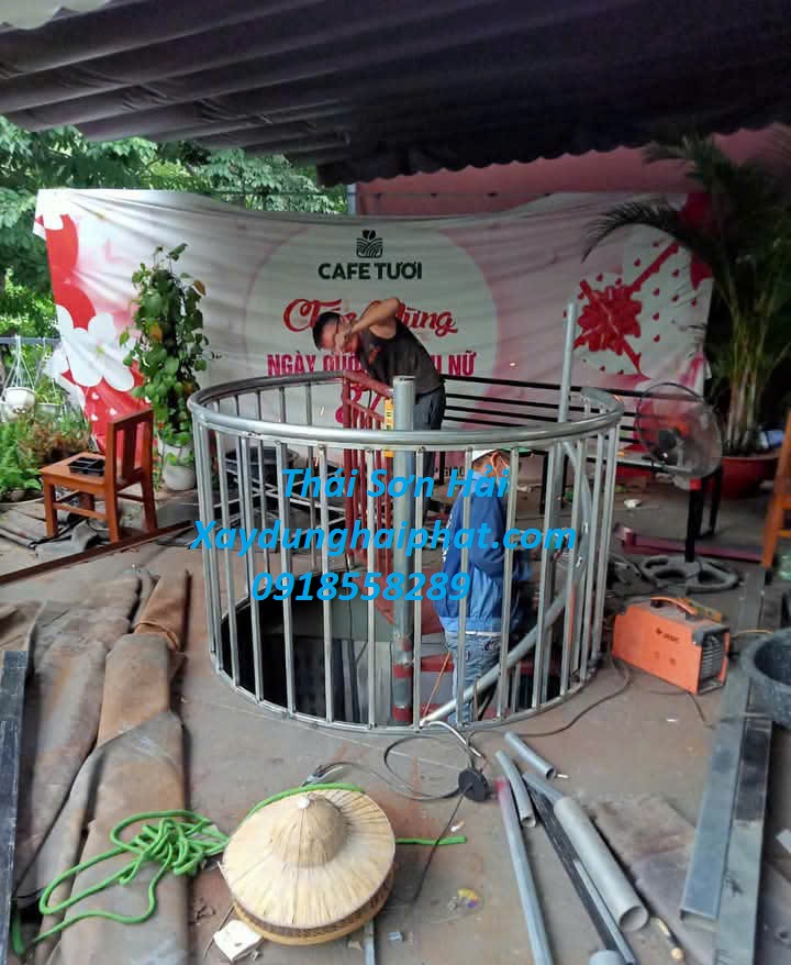 dich-vu-lam-cau-thang-sat-cho-nha-cai-tao-o-HN-6