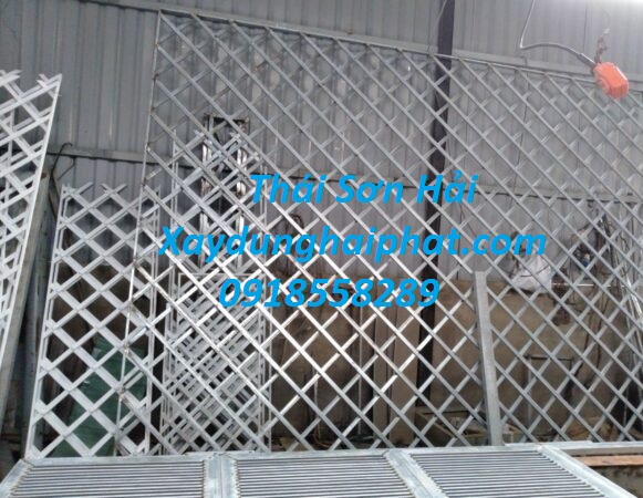 dich-vu-lam-chuong-cop-tan-noi-lam-khung-bao-ve-ban-cong-dep-o-hn-4