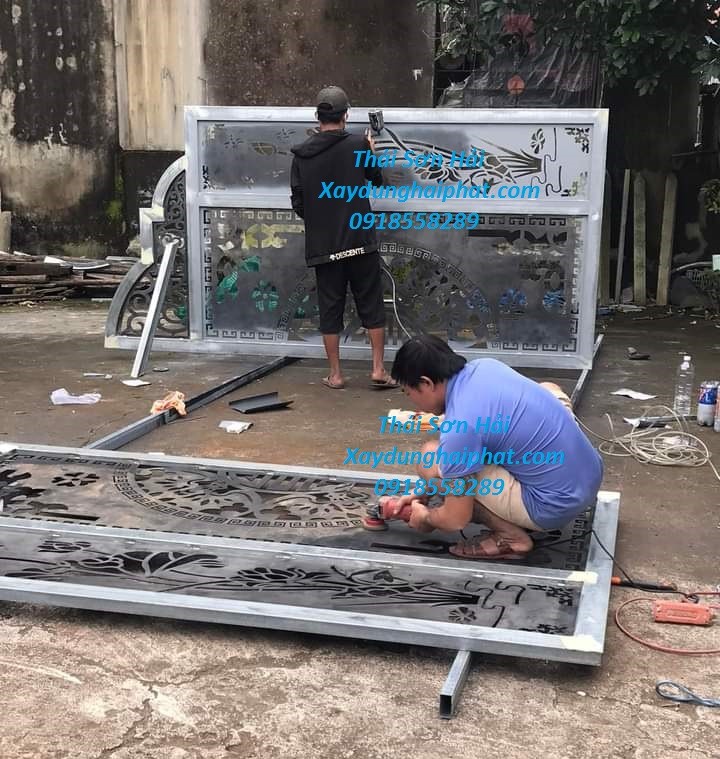 dich-vu-lam-cua-sat-lam-cua-inox-tai-ha-noi-gia-re-nhat-1