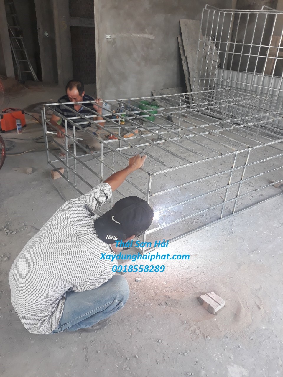 dich-vu-lam-hang-rao-sat-lam-hang-rao-chuong-cop-o-ha-noi-gia-re-2