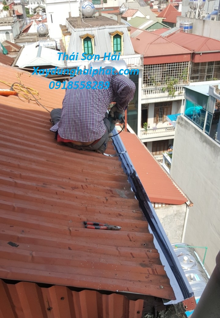dich-vu-lam-khung-sat-mai-ton-cai-tao-mai-ton-Ha-Noi-2