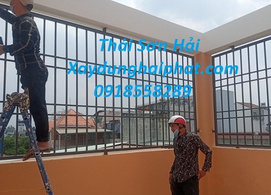 dich-vu-lam-khung-sat-san-thuong-chuong-cop-inox-dep-o-HN-3