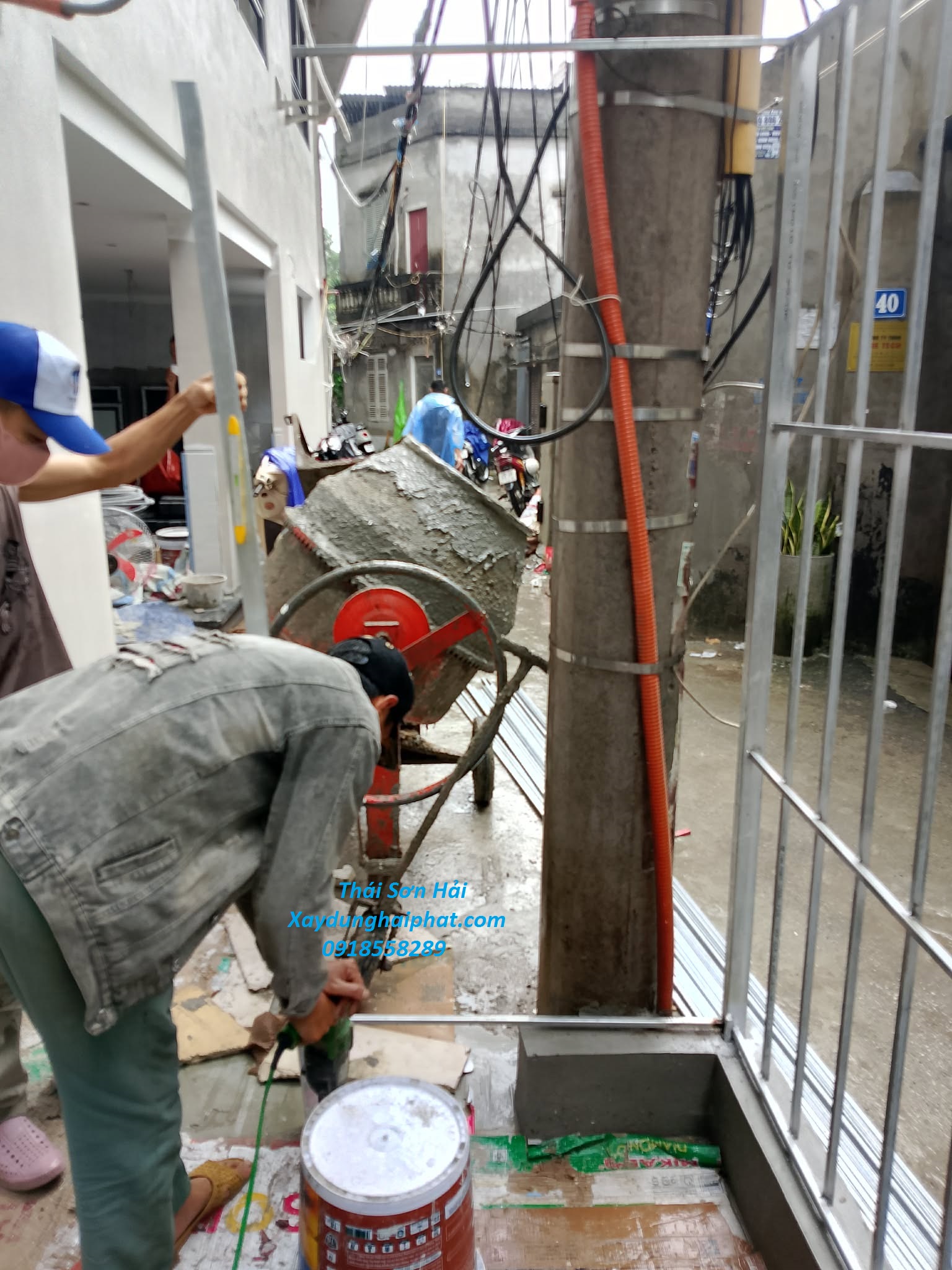 dich-vu-lam-khung-sat-tan-noi-chuong-cop-ban-cong-mo-duoc-o-HN-3