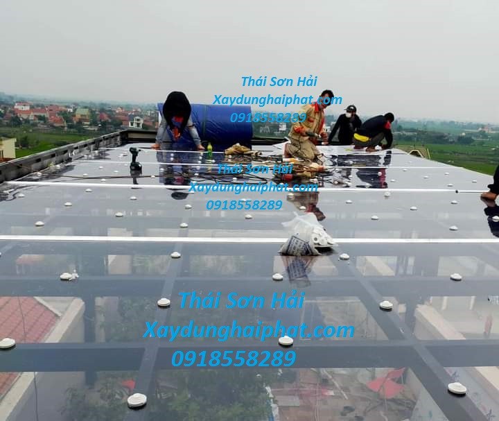 dich-vu-lam-mai-nhua-poly-cung-cap-tam-lop-lay-sang-o-ha-noi-gia-tot-nhat-2