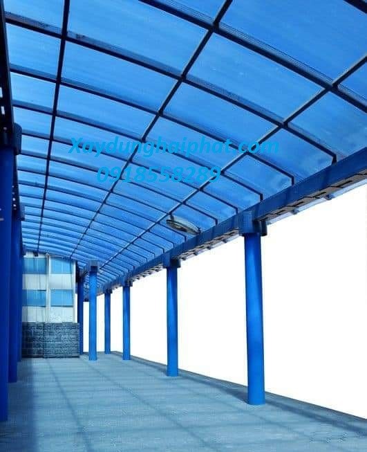 dich-vu-lam-mai-nhua-thong-minh-lap-dat-mai-nhua-lay-sang-polycarbonate-6