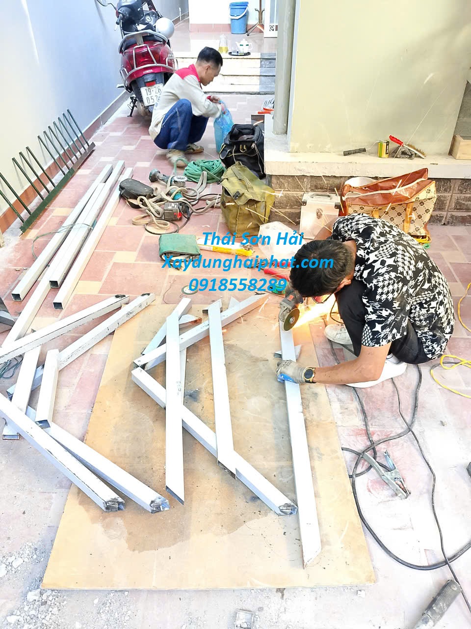 dich-vu-lam-mai-ton-gia-re-cai-tao-mai-ton-cu-o-Ha-Noi-2