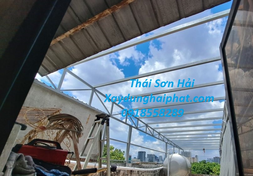 dich-vu-lap-dat-cua-sat-mai-ton-thi-cong-mai-ton-o-HN-5