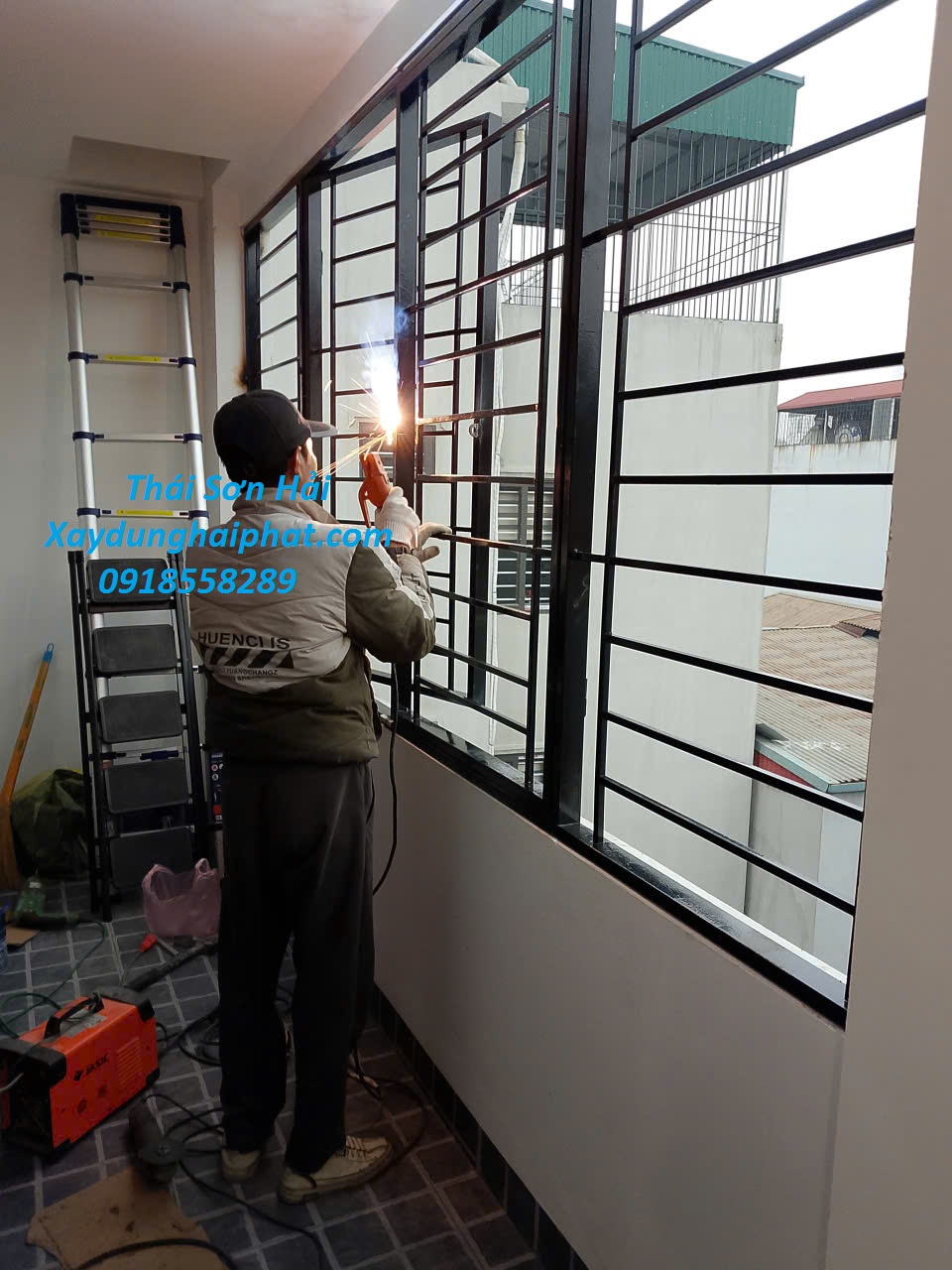 dich-vu-lap-dat-long-sat-bao-ve-chuong-cop-an-toan-chong-chom-o-HN-4