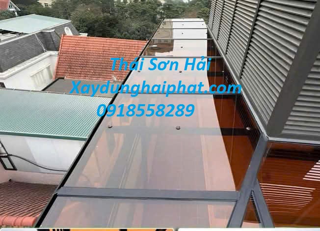 dich-vu-lap-dat-mai-nhua-poly-lay-sang-tai-Ha-Noi-4