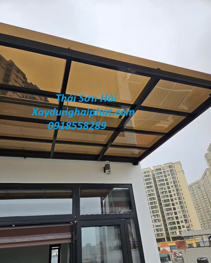 dich-vu-lap-dat-mai-nhua-poly-lay-sang-tai-Ha-Noi-5