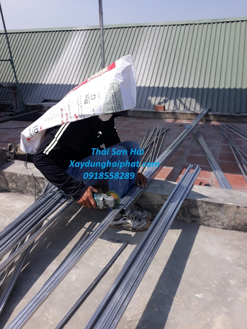 dich-vu-lap-dat-mai-ton-chat-luong-lam-mai-ton-ben-dep-o-hn-2