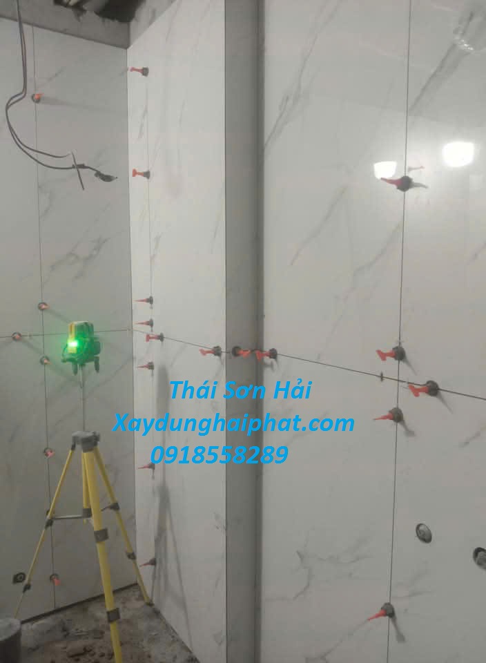 dich-vu-lat-nen-chong-tham-nen-nha-tam-hieu-qua-o-HN-1