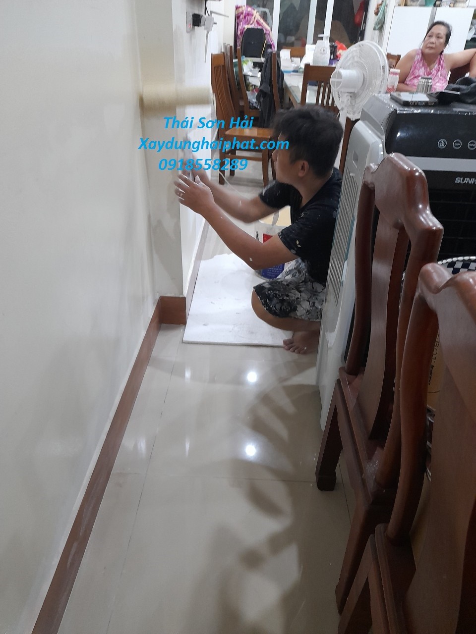 dich-vu-son-chong-tham-son-lai-nha-cu-theo-yeu-cau-tai-ha-noi-1