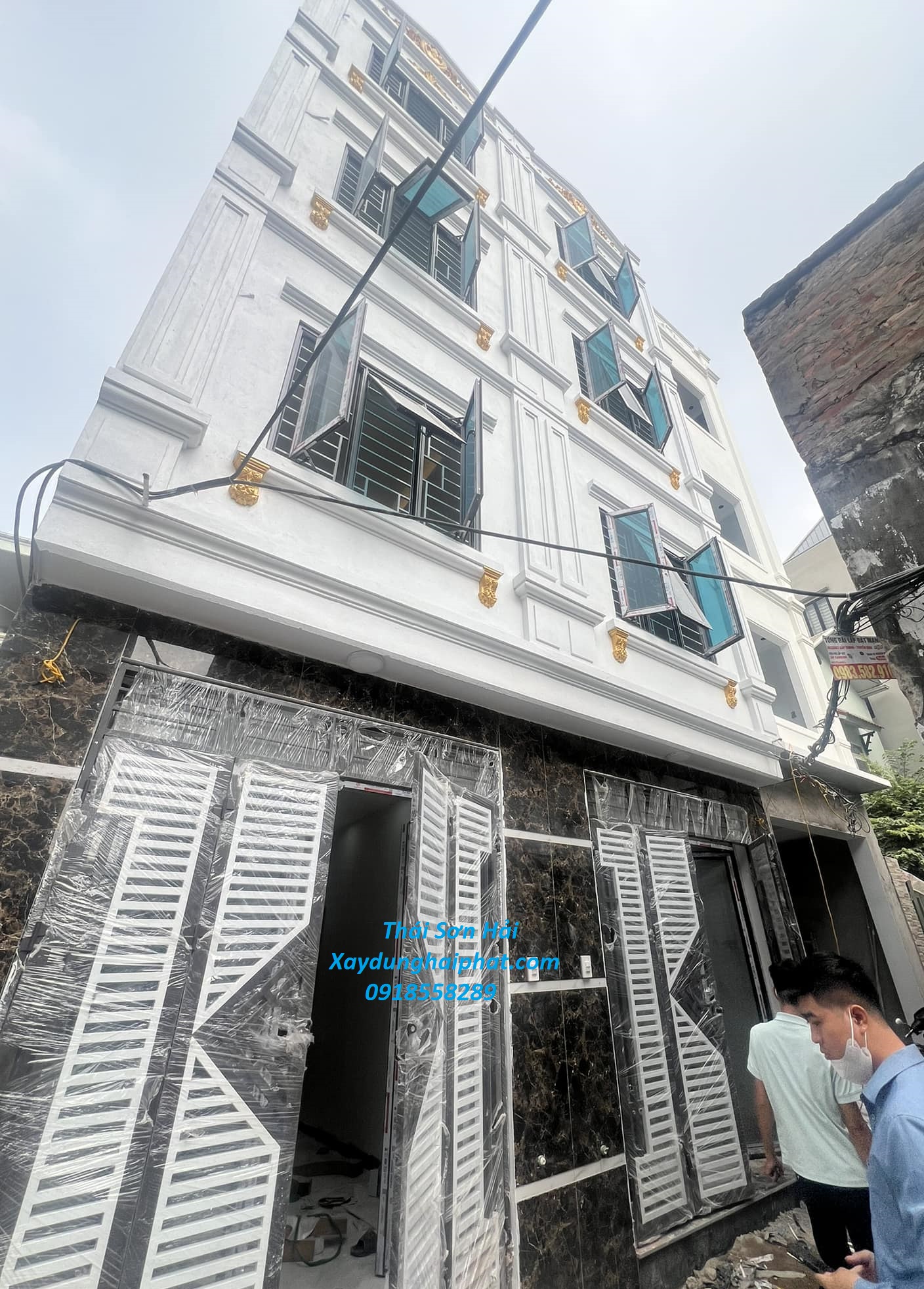 dich-vu-son-cua-sat-chat-luong-son-cong-sat-ben-dep-o-HN-5