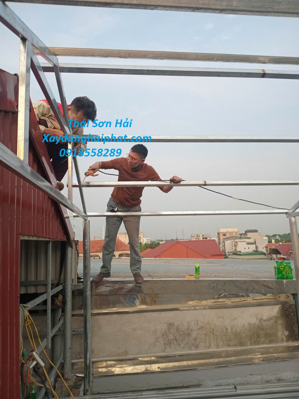 dich-vu-sua-chua-cai-tao-mai-ton-cu-tai-nha-o-Ha-Noi-1