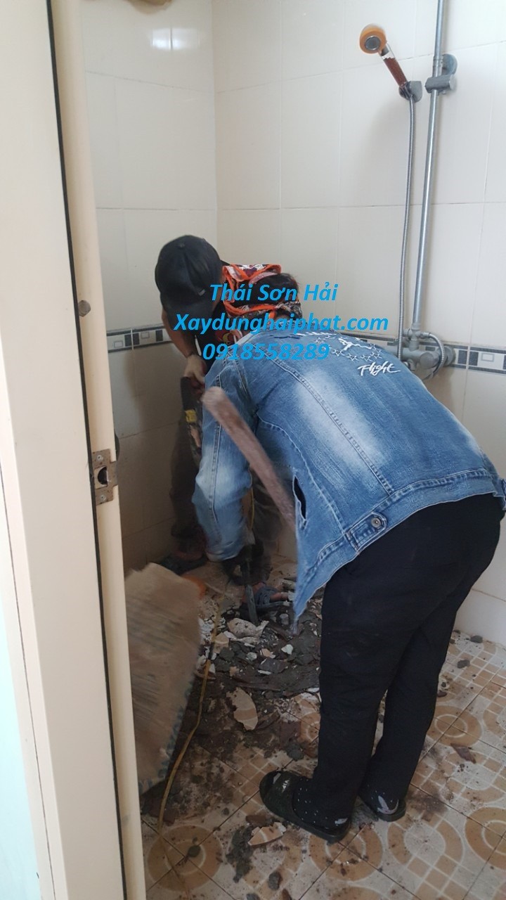 dich-vu-sua-chua-chong-tham-nha-ve-sinh-toilet-cu-o-ha-noi-uy-tin-3