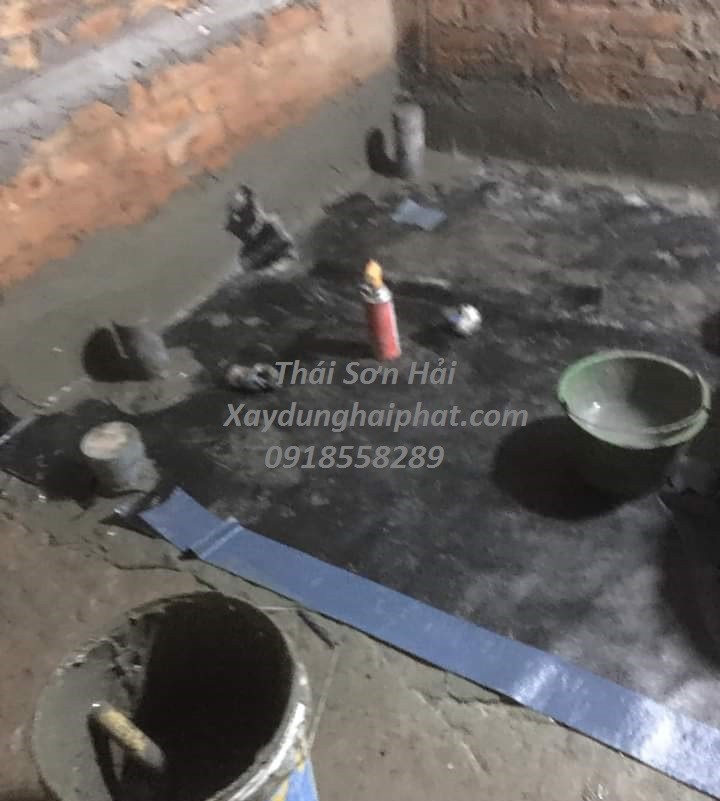 dich-vu-sua-chua-chong-tham-nha-ve-sinh-toilet-cu-o-ha-noi-uy-tin-4