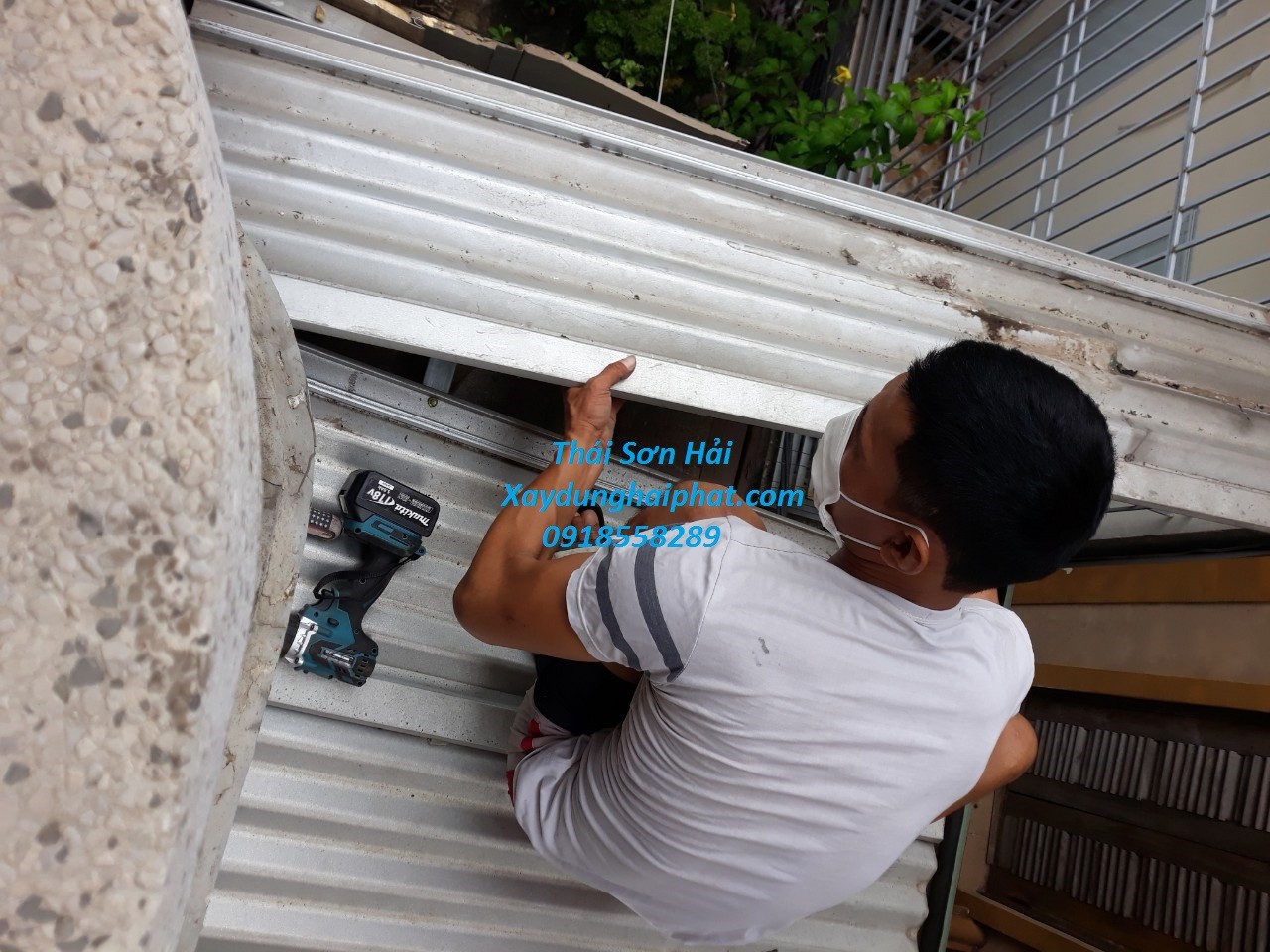 dich-vu-sua-mai-ton-chong-dot-nha-chong-dot-mai-ton-tai-thanh-xuan-hn-3