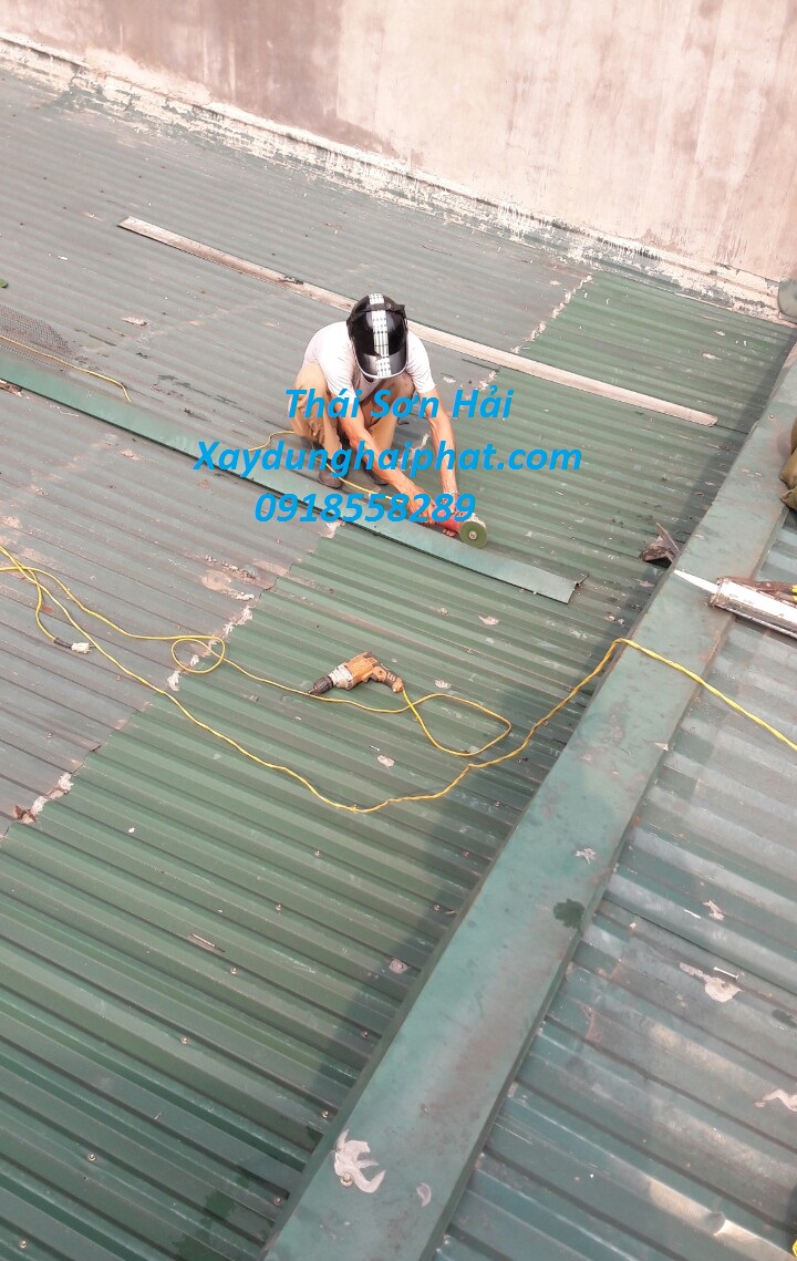 dich-vu-thay-ton-mai-cu-thay-mai-ton-cho-nha-dan-o-Ha-Noi-6