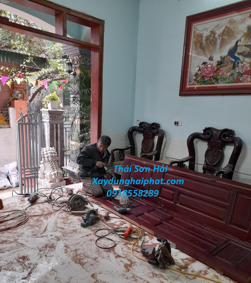 dich-vu-tho-son-cua-go-son-do-go-tai-nha-Ha-Noi-1