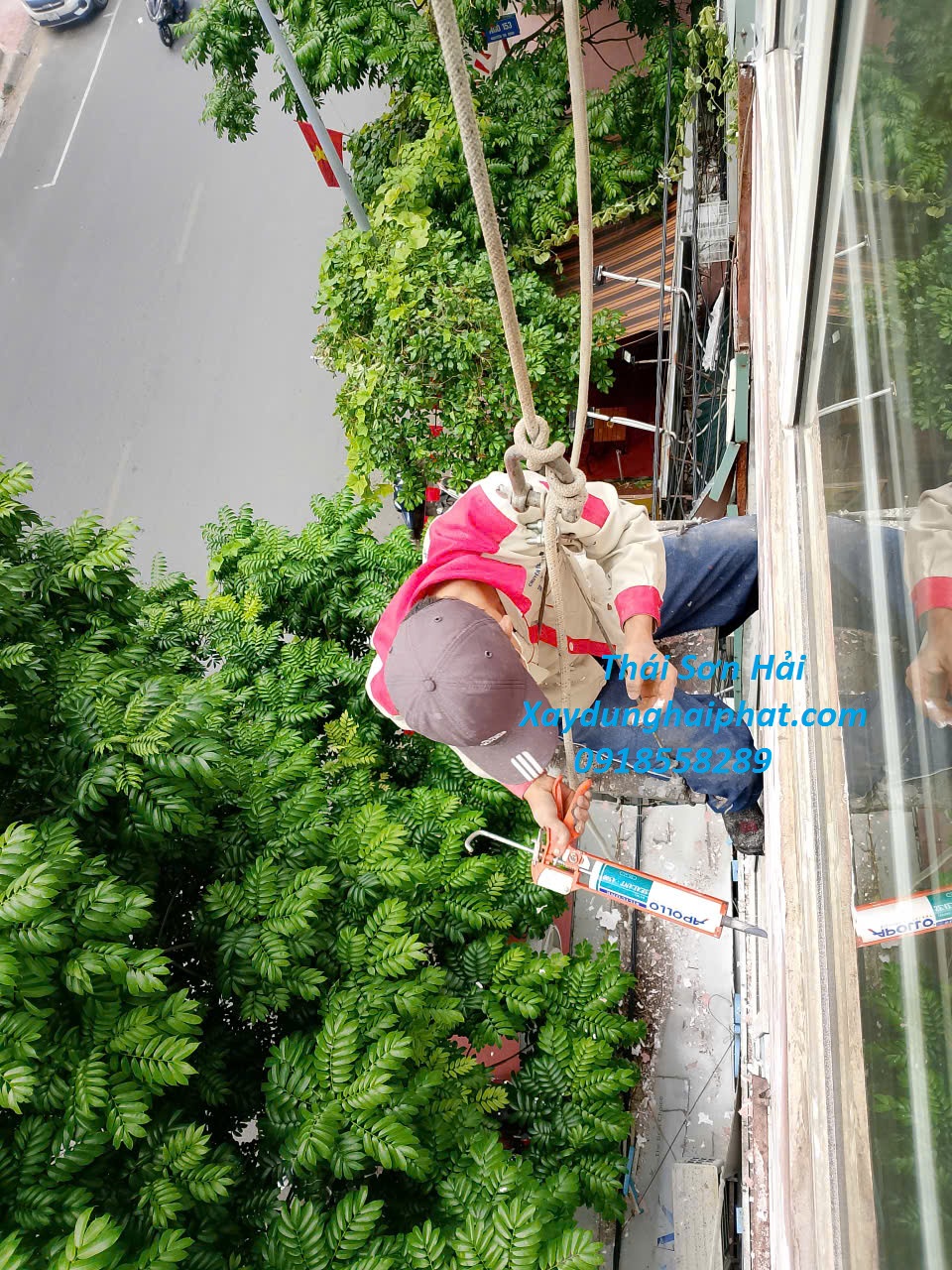 dich-vu-xu-ly-nut-tuong-chong-tham-co-tran-nha-o-Ha-Noi-1