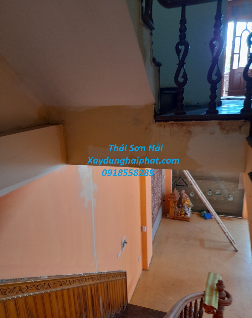 dich-vu-xu-ly-nut-tuong-chong-tham-co-tran-nha-o-Ha-Noi-3