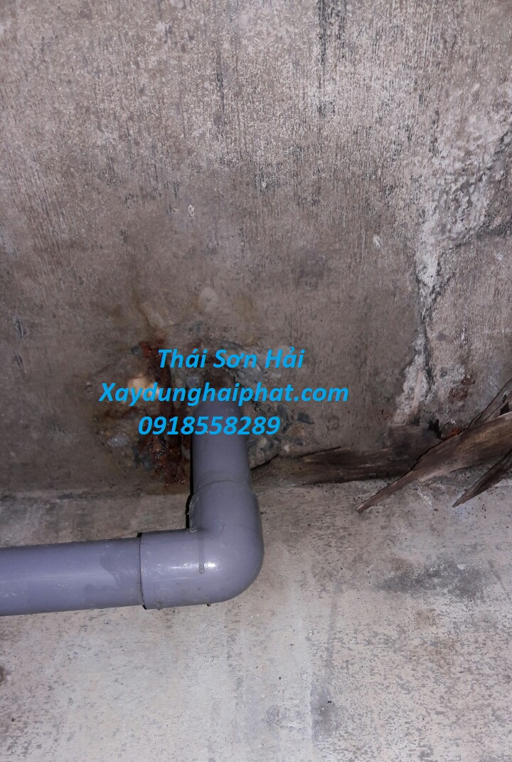 doi-ngu-ky-thuat-chong-tham-xu-ly-vet-tham-nha-tam-cu-o-Ha-Noi-2