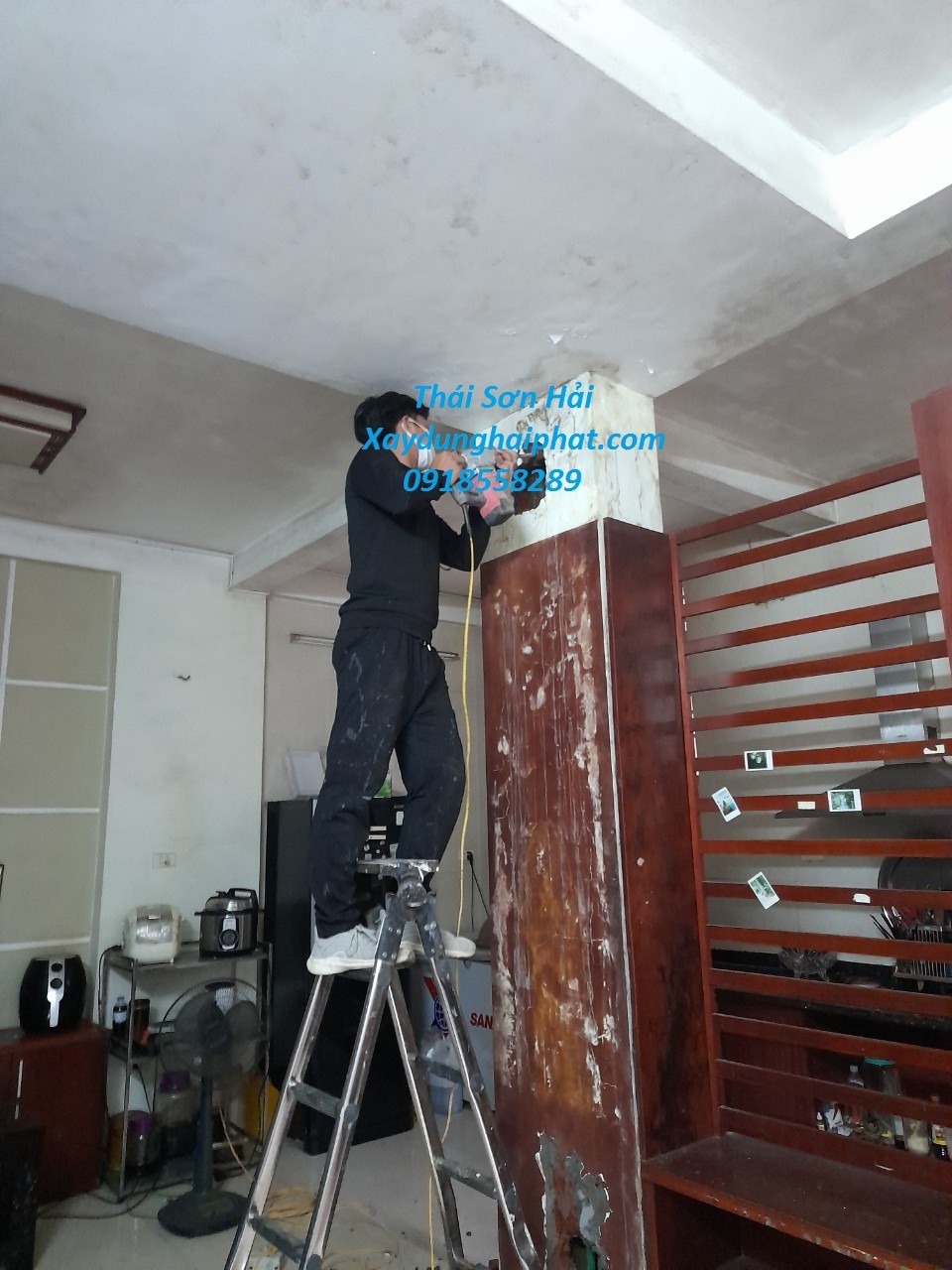 doi-ngu-thi-cong-chong-tham-wc-xu-ly-chong-tham-nha-ve-sinh-chung-cu-o-hn-1