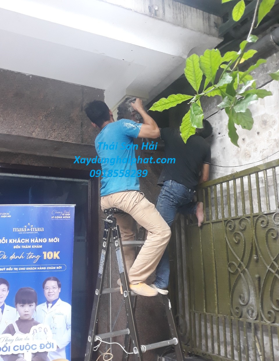 doi-ngu-thi-cong-pha-do-nha-pha-do-cai-tao-nha-doa-ban-Ha-Noi-2