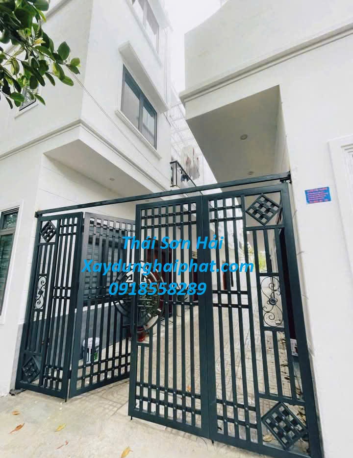 doi-ngu-tho-son-cua-sat-son-cong-sat-ben-dep-Ha-Noi-1