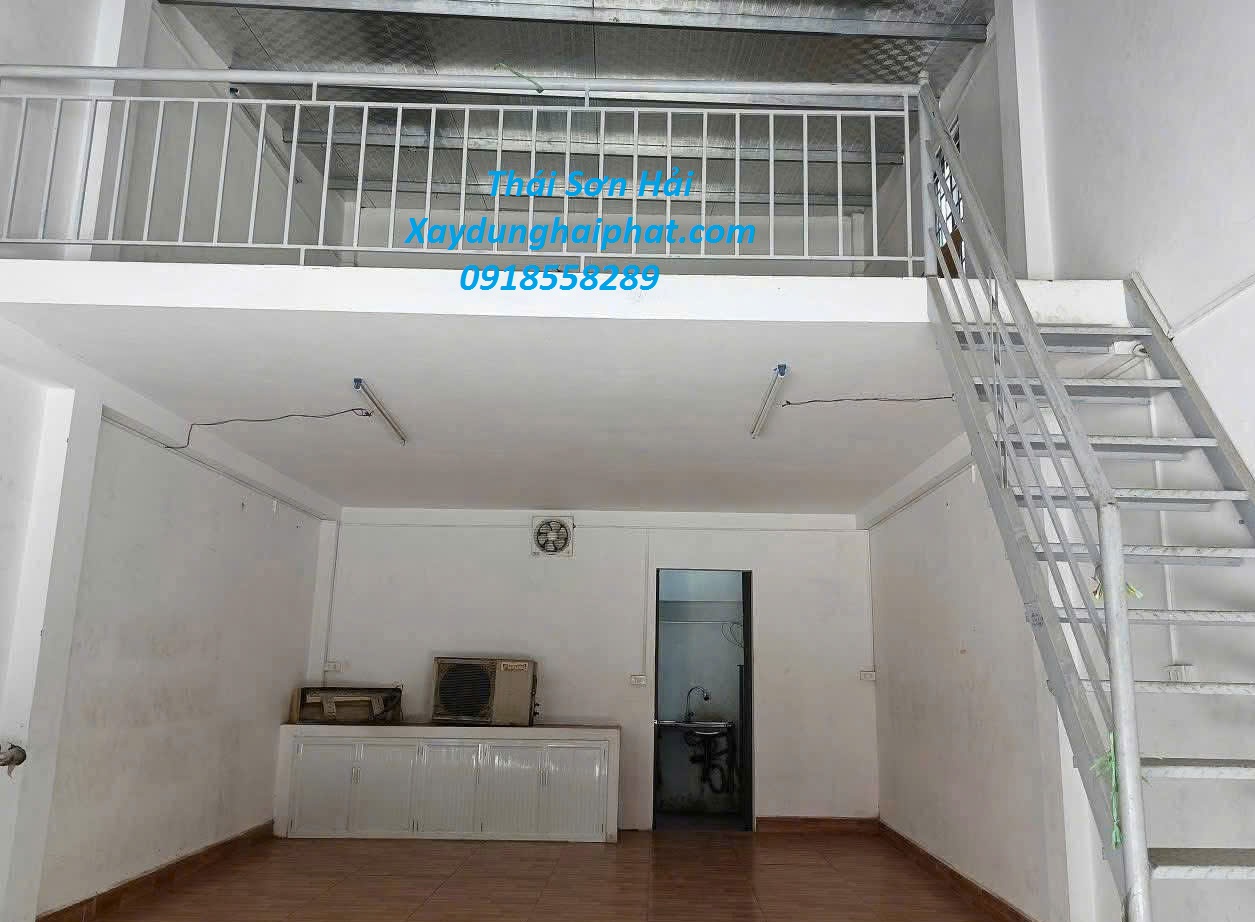 doi-ngu-tho-thi-cong-gac-lung-lam-gac-xep-cho-nha-o-HN-4