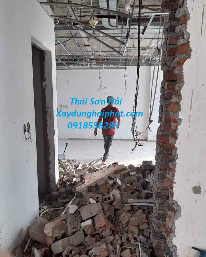 doi-thi-cong-pha-do-nha-chuyen-nghiep-chuyen-pha-do-nha-o-ha-noi-2