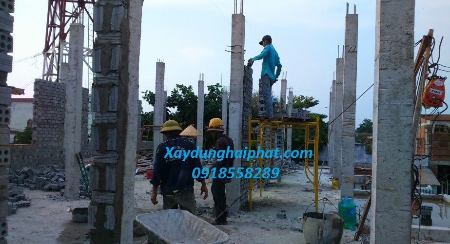 doi-tho-cai-tao-nha-cua-chuyen-nhan-sua-nha-gia-r%E1%BA%BB-tai-ha-noi-3