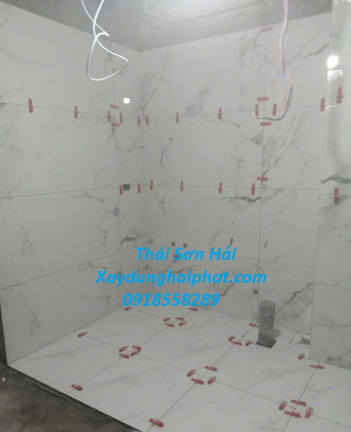 doi-tho-chong-tham-WC-cu-chong-tham-hieu-qua-cho-nha-tam-o-HN-4