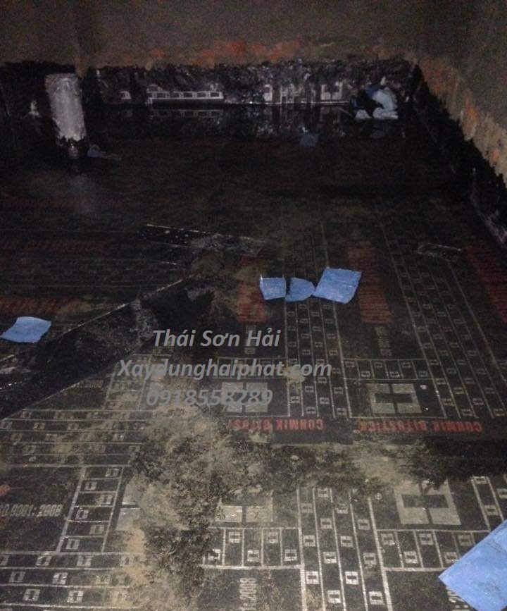 doi-tho-chong-tham-nha-ve-sinh-chong-tham-cho-san-toilet-cu-o-hn-3