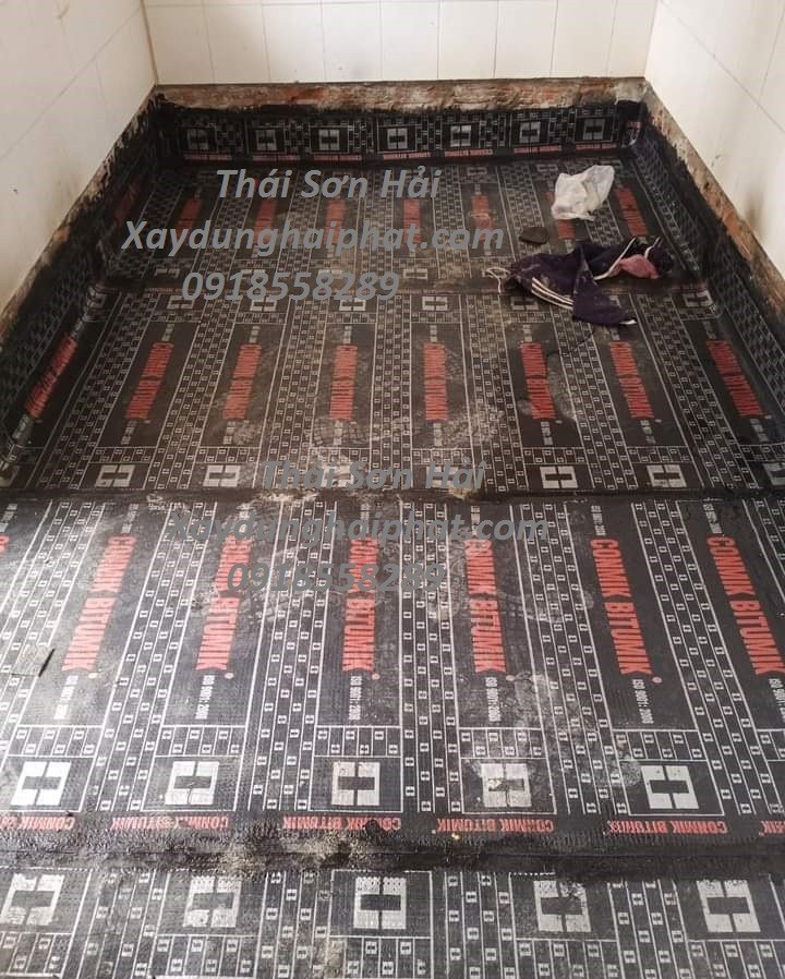 doi-tho-chong-tham-nha-ve-sinh-cu-cai-tao-phong-tam-cu-o-ha-noi-4