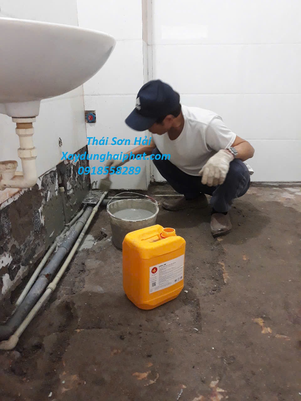 doi-tho-chong-tham-toilet-uy-tin-chong-tham-nha-tam-cu-hieu-qua-o-hn-1