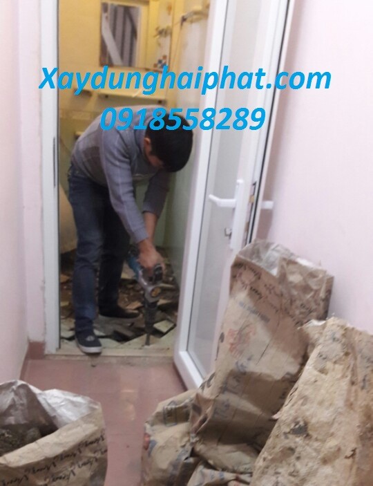 doi-tho-chuyen-chong-tham-nha-ve-sinh-xay-dung-bang-sika-o-ha-noi-1
