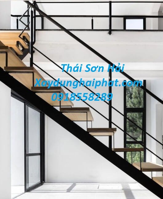 doi-tho-lam-cau-thang-sat-inox-dep-o-hn-4