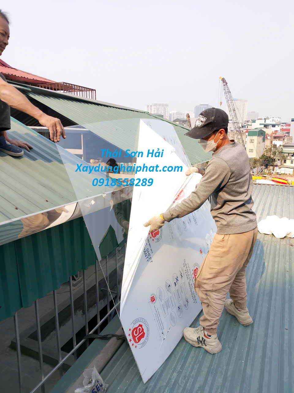 doi-tho-lam-mai-che-poly-uy-tin-lam-mai-che-nhua-Ha-Dong-3