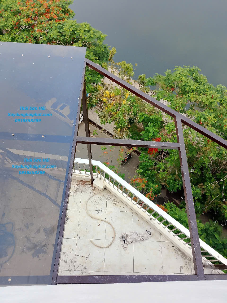 doi-tho-lam-mai-che-poly-uy-tin-lam-mai-che-nhua-Ha-Dong-6