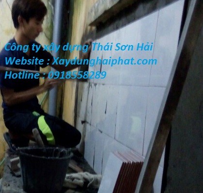 doi-tho-op-lat-tuong-nha-nen-nha-tai-quan-thanh-xuan-3