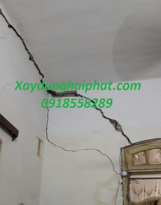 doi-tho-sua-nha-chuyen-xu-ly-nut-nha-nut-co-tran-nha-tai-ha-noi-1