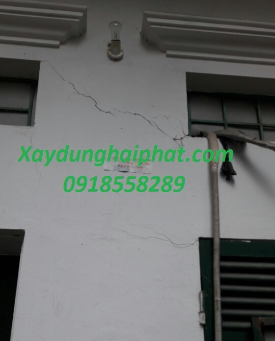 doi-tho-sua-nha-chuyen-xu-ly-nut-nha-nut-co-tran-nha-tai-ha-noi-2