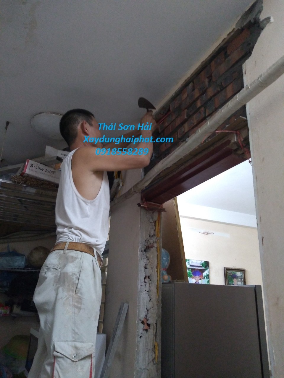 doi-tho-sua-nha-tap-the-son-sua-lam-lai-dien-nuoc-o-hn-2