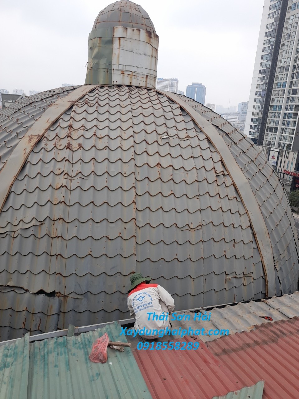 doi-tho-thay-mang-xoi-nha-dan-chuyen-nhan-thi-cong-mang-xoi-inox-gia-re-3