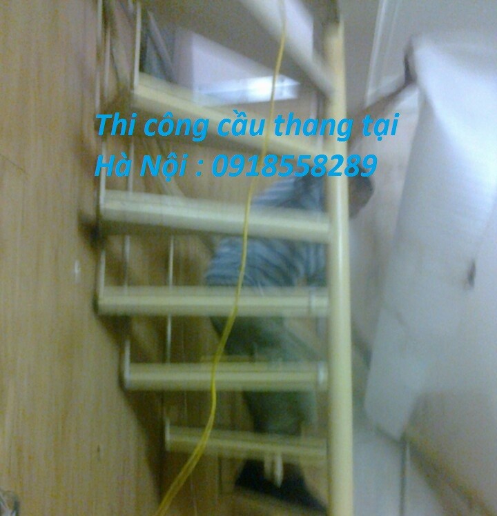 doi-tho-thi-cong-cau-thang-sat-cau-thang-xoan-gia-re-quan-dong-da-3
