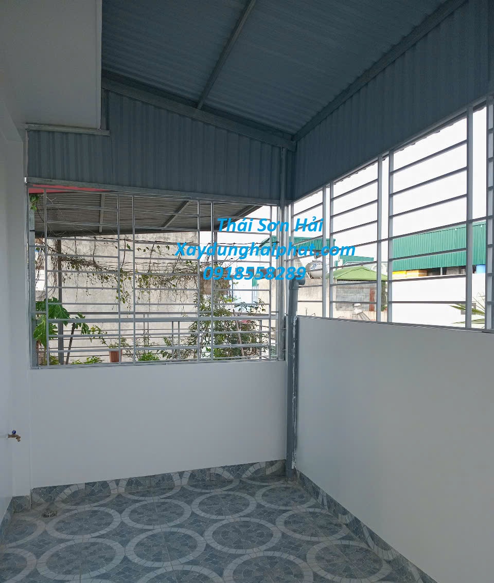 doi-tho-thi-cong-khung-bao-ve-chuong-cop-ban-cong-uy-tin-Ha-Noi-4