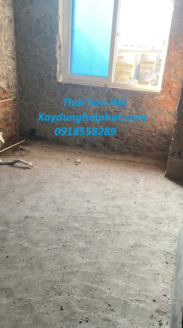 doi-tho-xay-trat-op-lat-cai-tao-chung-cu-tap-the-cu-o-HN-5